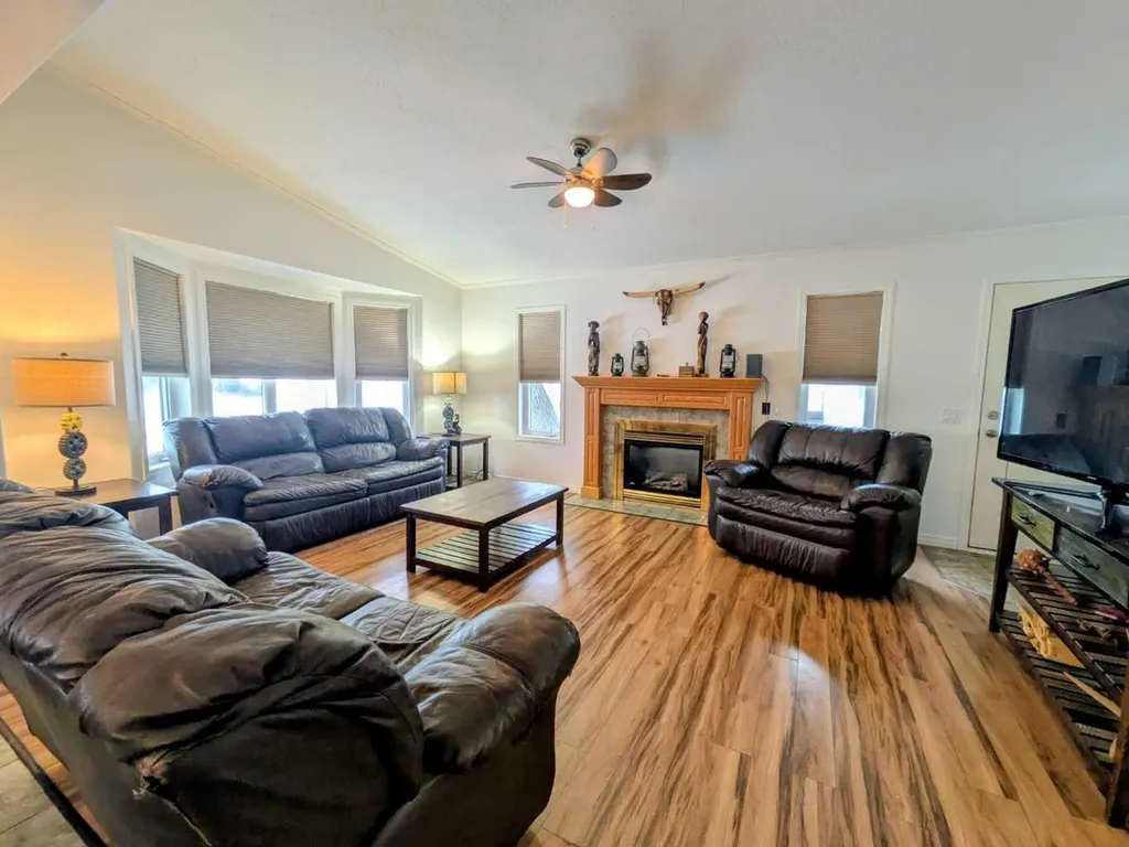 4624 51 Street Rycroft AB T0H3A0