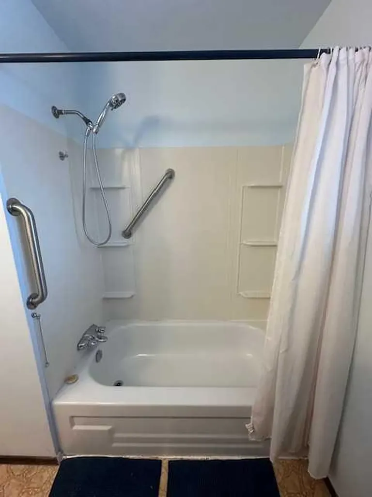110 4 Avenue E Oyen AB T0J 2J0