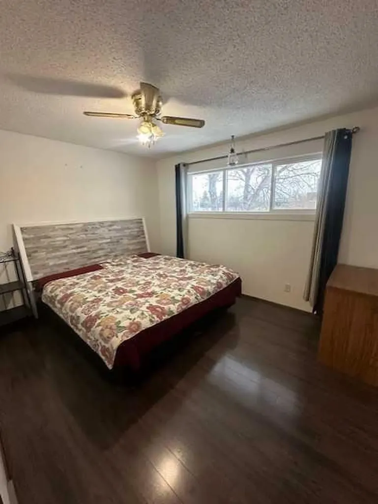110 4 Avenue E Oyen AB T0J 2J0