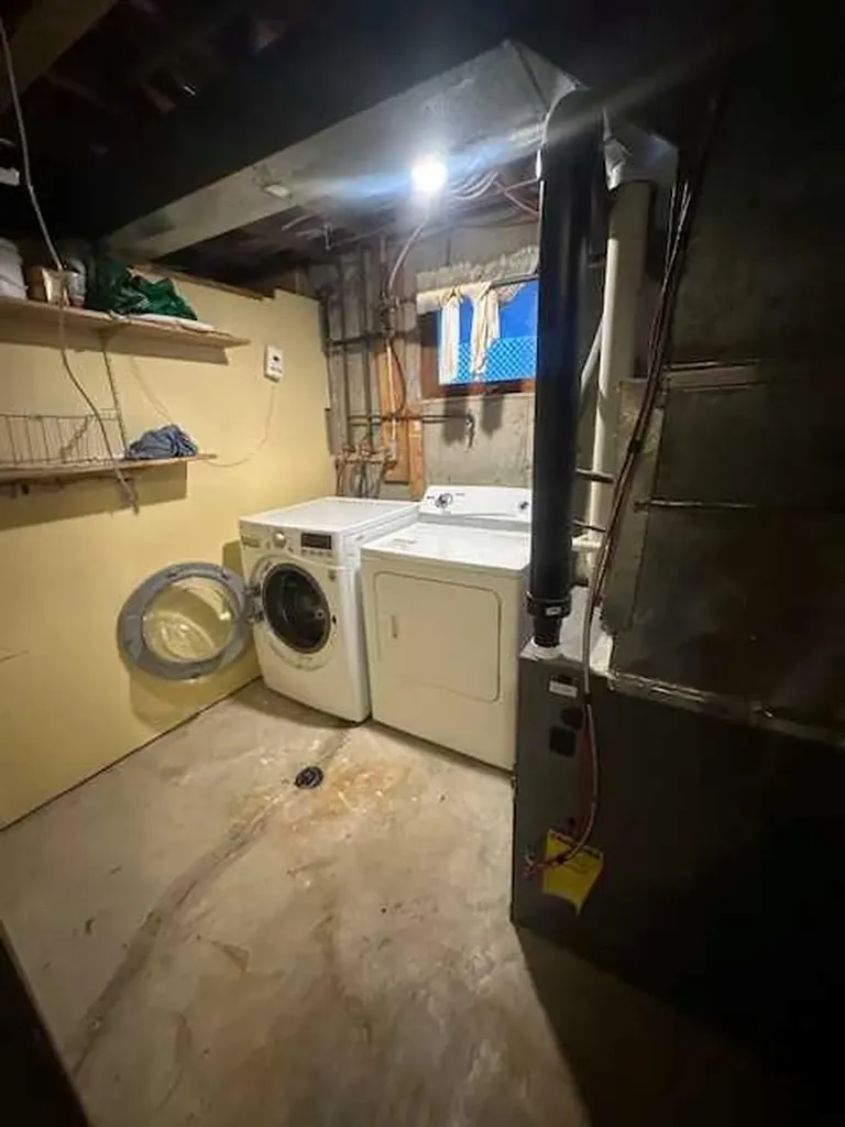 110 4 Avenue E Oyen AB T0J 2J0