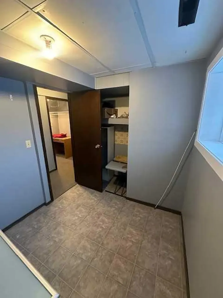 110 4 Avenue E Oyen AB T0J 2J0