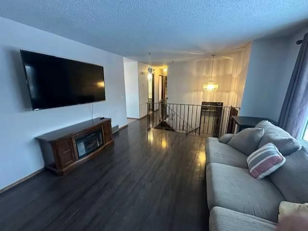 110 4 Avenue E Oyen AB T0J 2J0