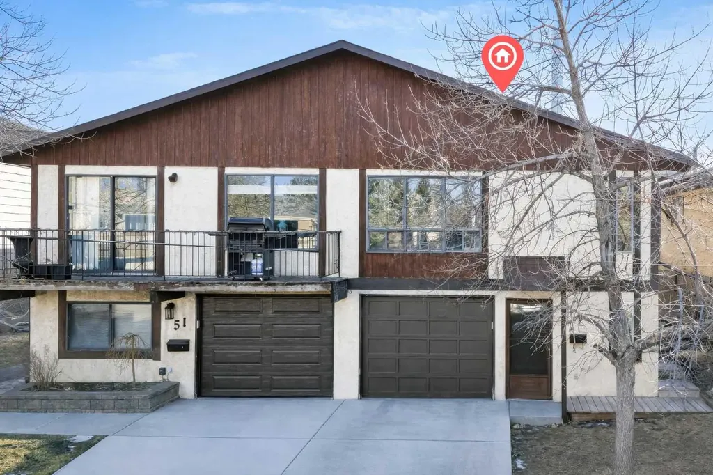 49 Beacham Way NW Calgary AB T3K 1R7