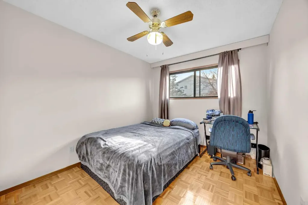 49 Beacham Way NW Calgary AB T3K 1R7