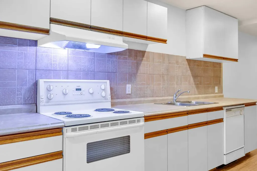 49 Beacham Way NW Calgary AB T3K 1R7