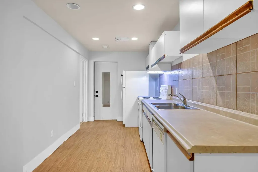 49 Beacham Way NW Calgary AB T3K 1R7