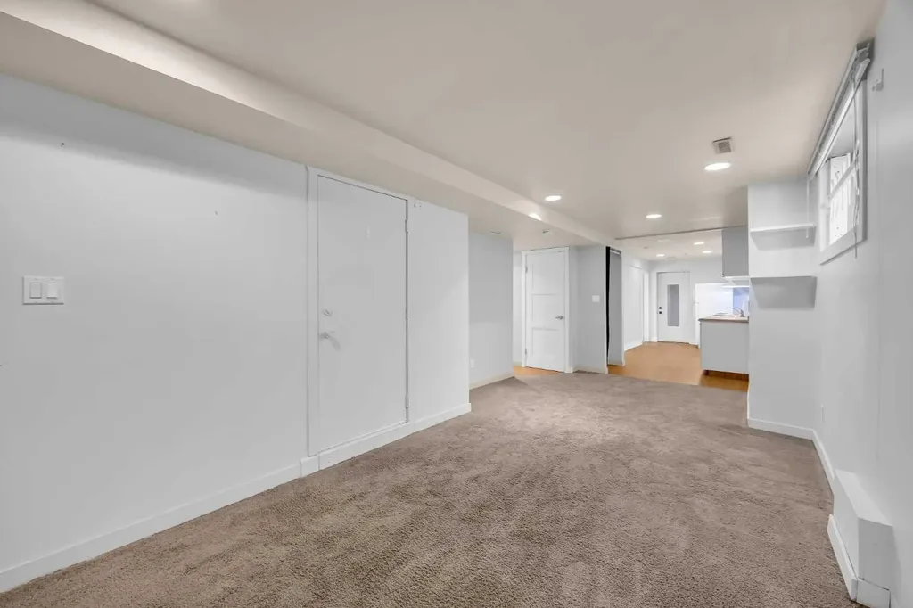 49 Beacham Way NW Calgary AB T3K 1R7