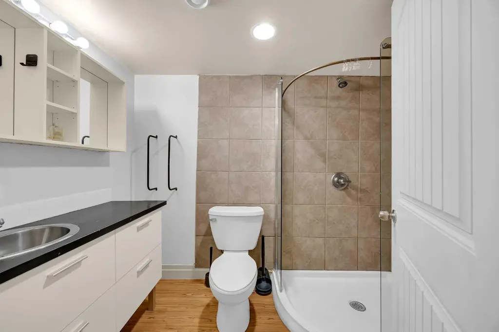 49 Beacham Way NW Calgary AB T3K 1R7