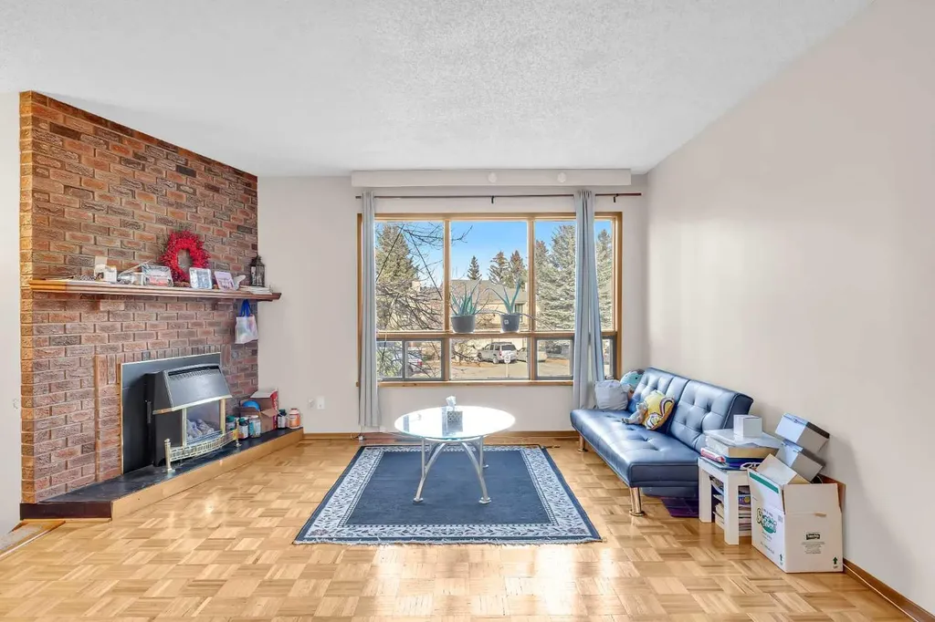 49 Beacham Way NW Calgary AB T3K 1R7