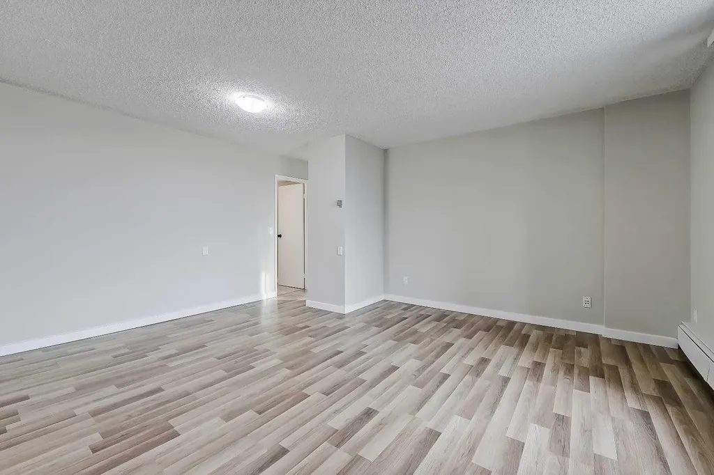 4944 Dalton Drive NW Calgary AB T3A 2E6