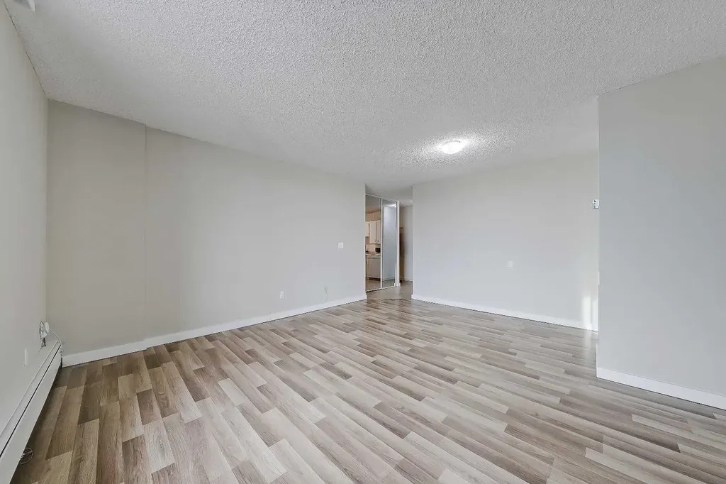 4944 Dalton Drive NW Calgary AB T3A 2E6