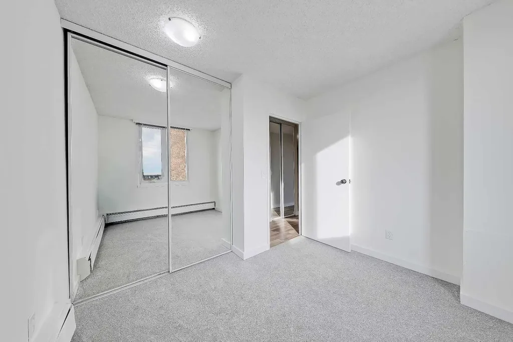 4944 Dalton Drive NW Calgary AB T3A 2E6