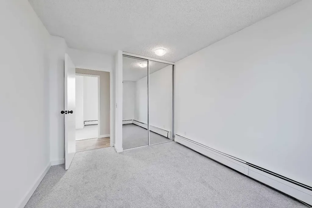 4944 Dalton Drive NW Calgary AB T3A 2E6