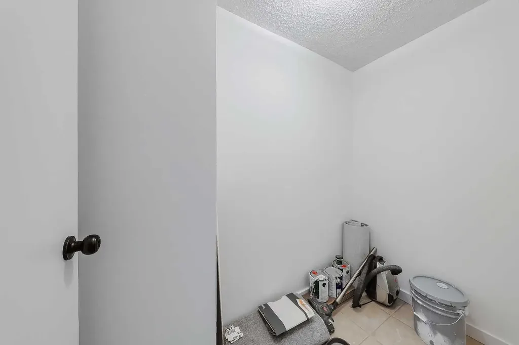 4944 Dalton Drive NW Calgary AB T3A 2E6