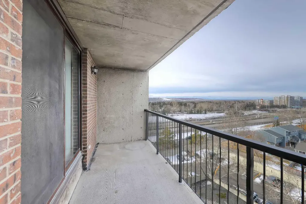 4944 Dalton Drive NW Calgary AB T3A 2E6