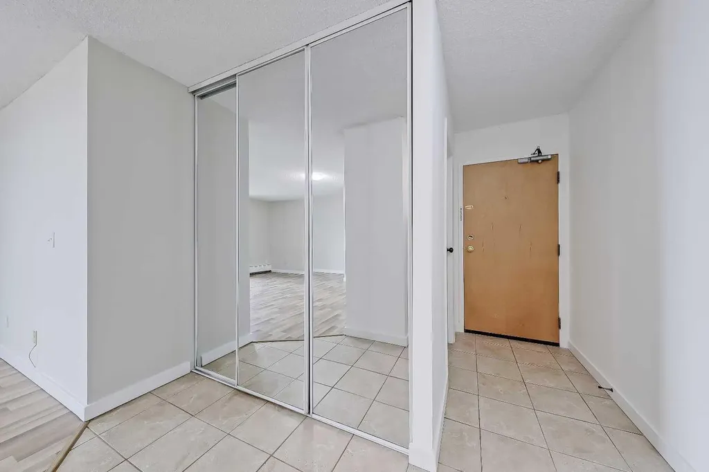 4944 Dalton Drive NW Calgary AB T3A 2E6