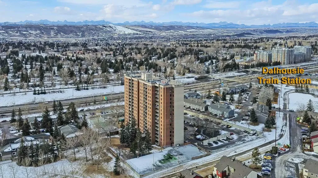 4944 Dalton Drive NW Calgary AB T3A 2E6