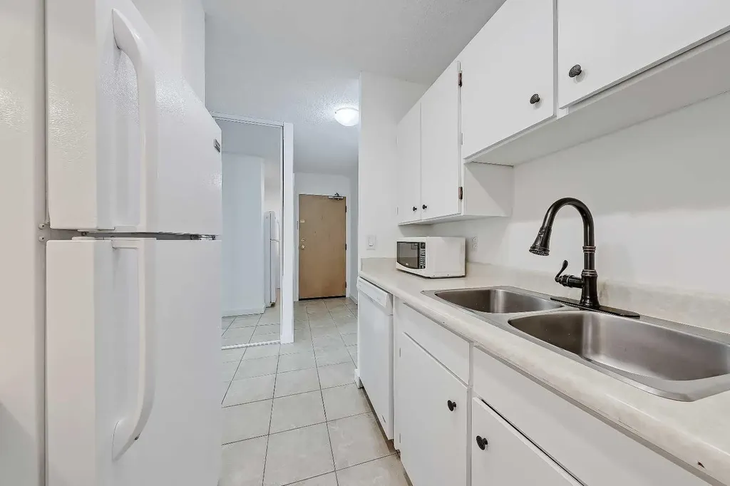 4944 Dalton Drive NW Calgary AB T3A 2E6