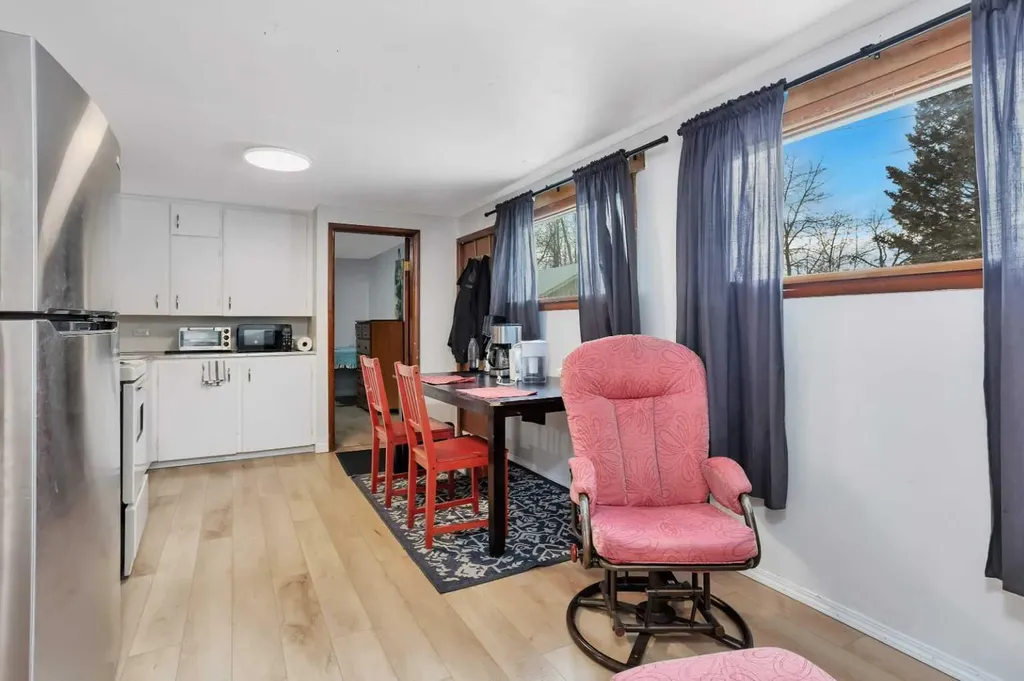 105 2 Avenue NE Sundre AB T0M 1X0