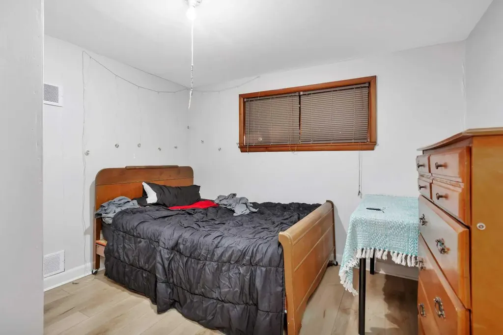 105 2 Avenue NE Sundre AB T0M 1X0