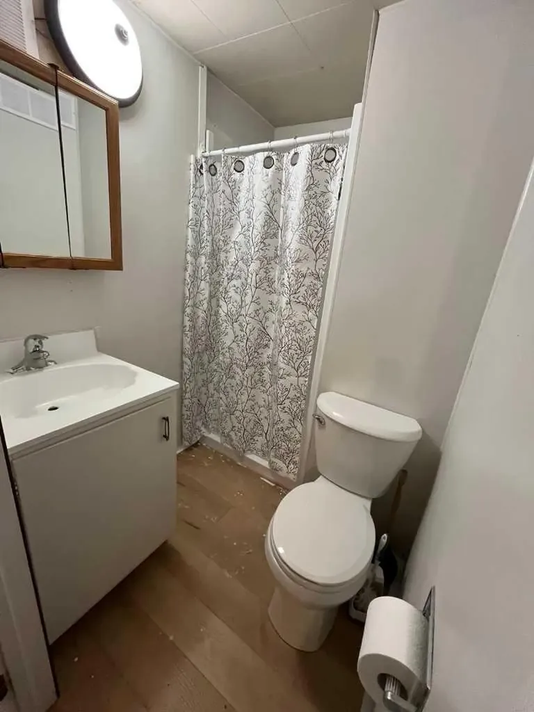 105 2 Avenue NE Sundre AB T0M 1X0