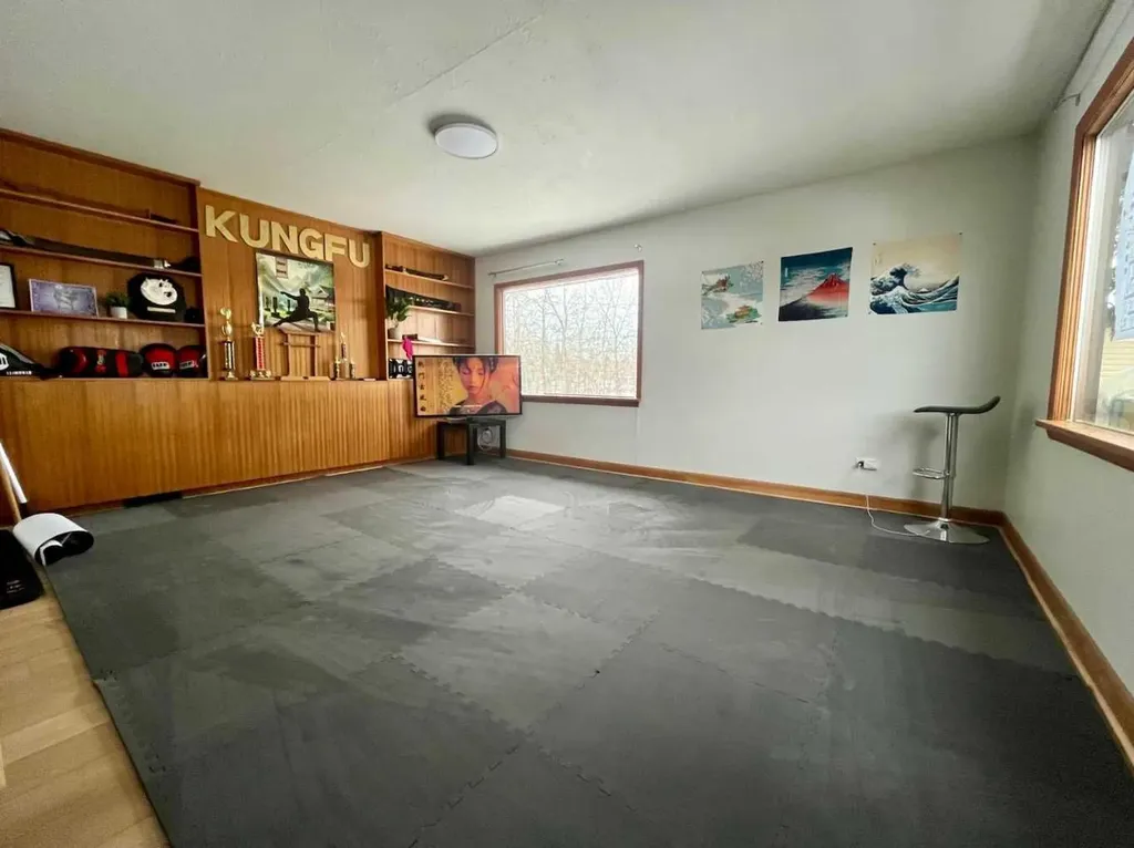 105 2 Avenue NE Sundre AB T0M 1X0