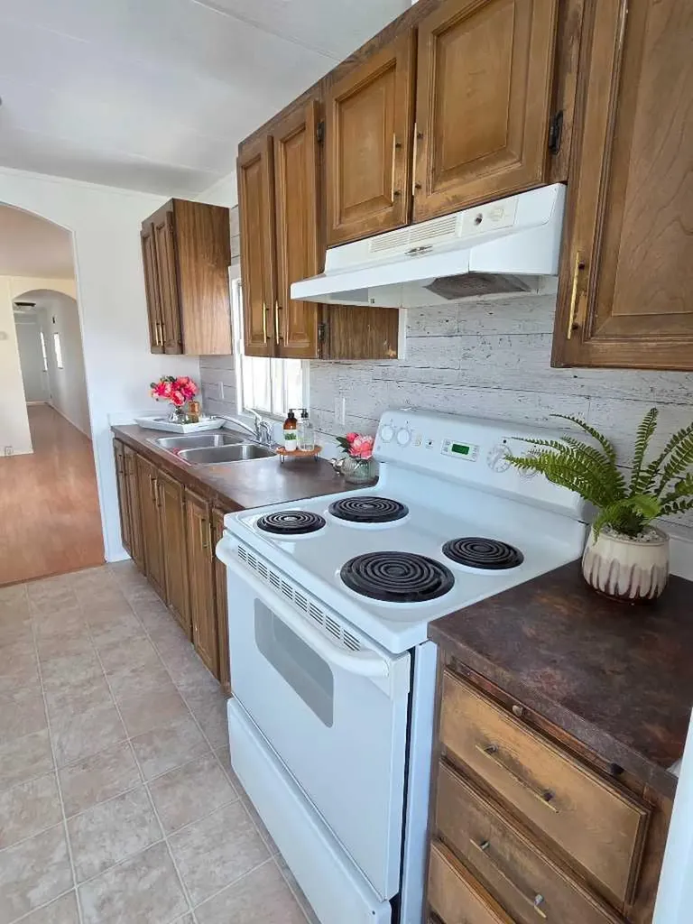 9707 104 Avenue Clairmont AB T0H 0W0