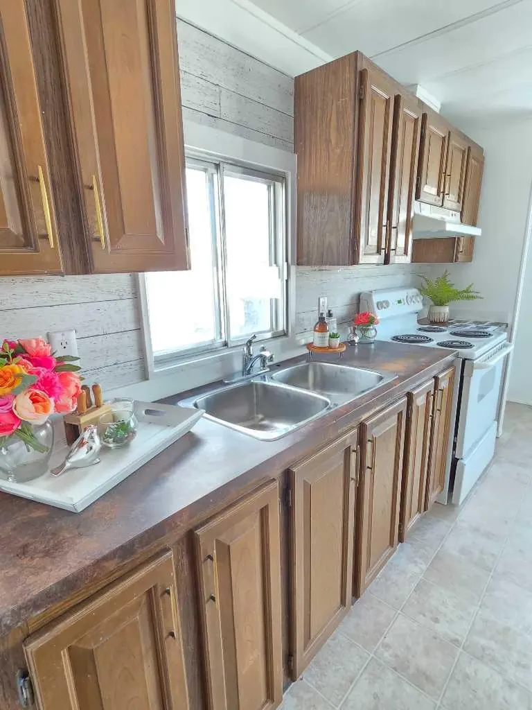 9707 104 Avenue Clairmont AB T0H 0W0