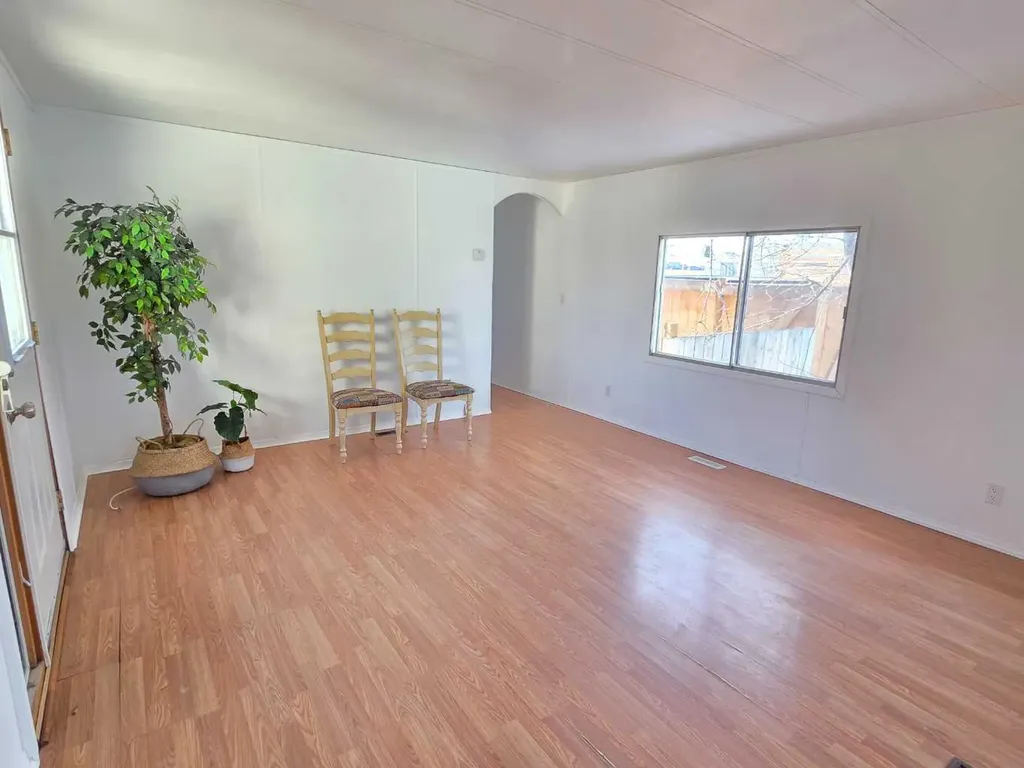 9707 104 Avenue Clairmont AB T0H 0W0