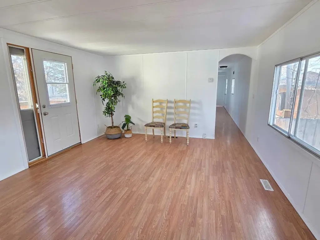9707 104 Avenue Clairmont AB T0H 0W0