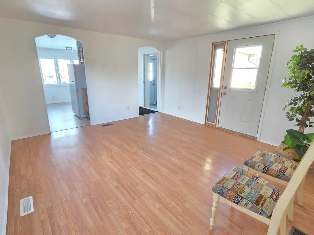 9707 104 Avenue Clairmont AB T0H 0W0
