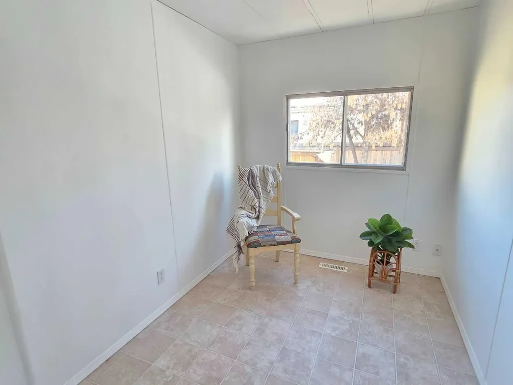 9707 104 Avenue Clairmont AB T0H 0W0