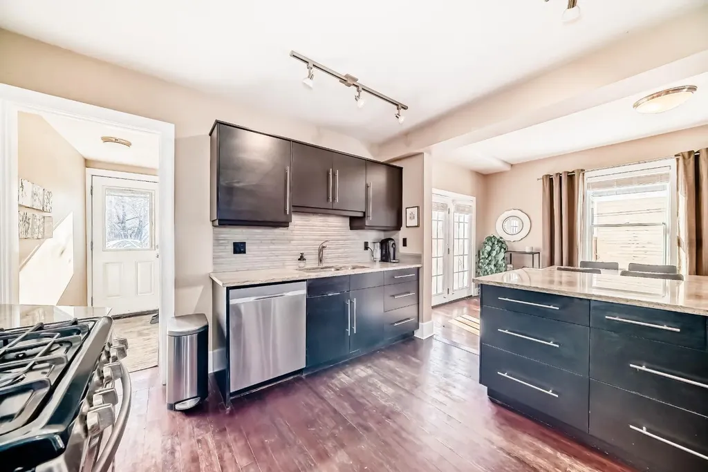 2125 36 Avenue SW Calgary AB T2T 2H1