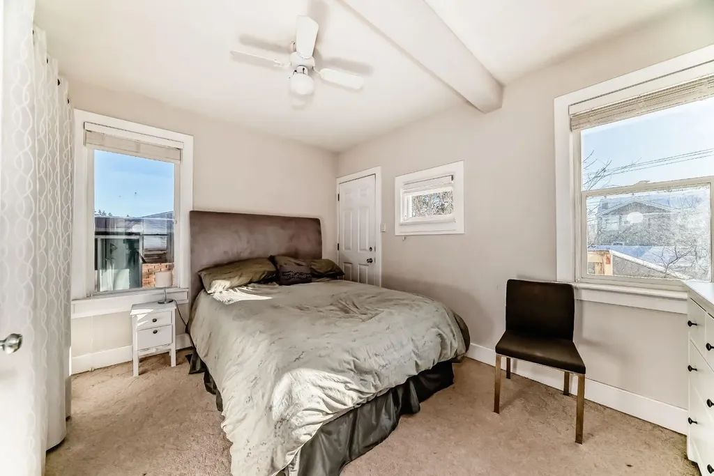 2125 36 Avenue SW Calgary AB T2T 2H1