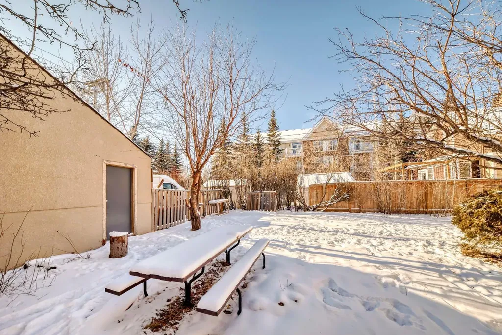 2125 36 Avenue SW Calgary AB T2T 2H1