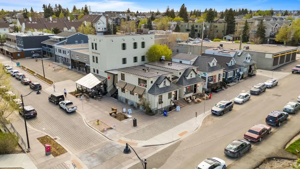 2125 36 Avenue SW Calgary AB T2T 2H1