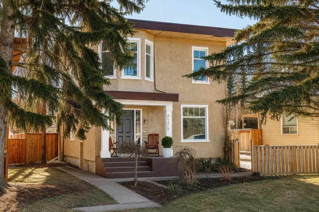 2125 36 Avenue SW Calgary AB T2T 2H1