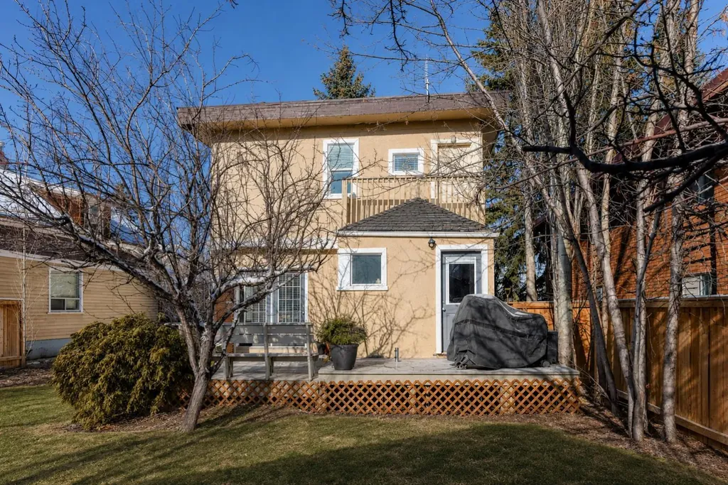 2125 36 Avenue SW Calgary AB T2T 2H1