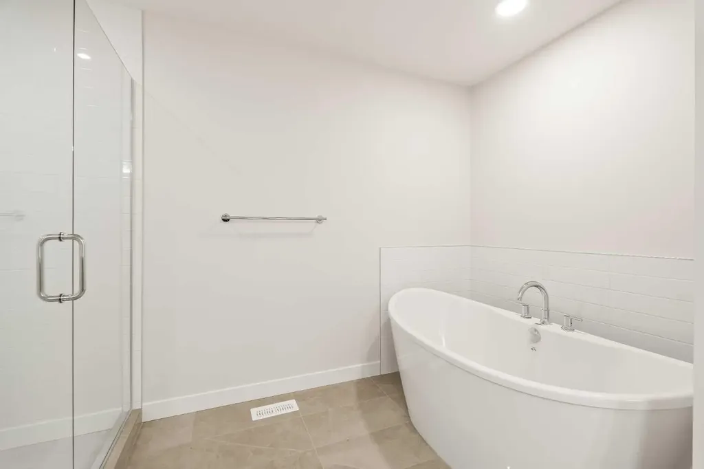 27 Setonvista Grove SE Calgary AB T3M 3L8