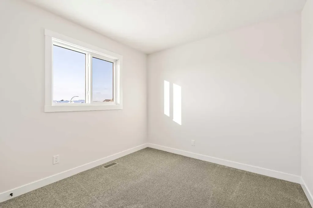 27 Setonvista Grove SE Calgary AB T3M 3L8