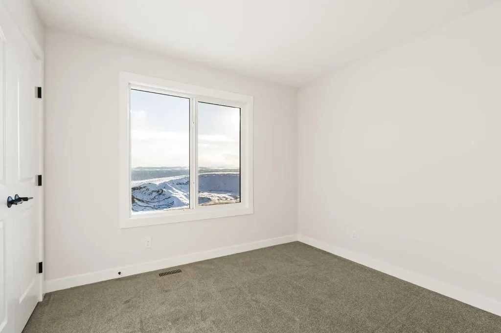 27 Setonvista Grove SE Calgary AB T3M 3L8