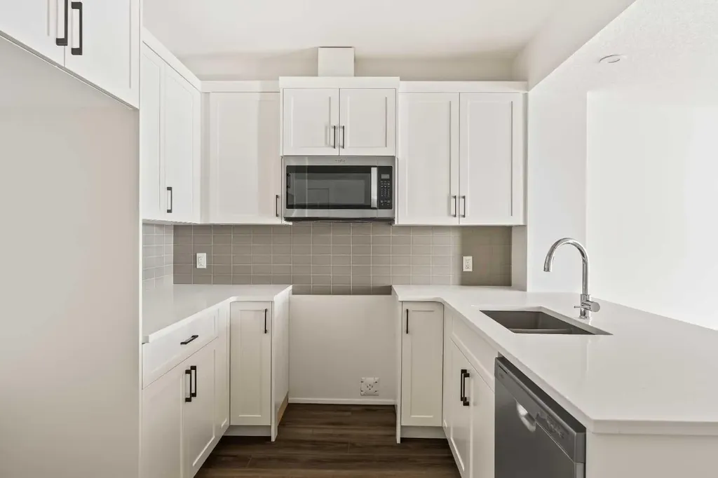 27 Setonvista Grove SE Calgary AB T3M 3L8