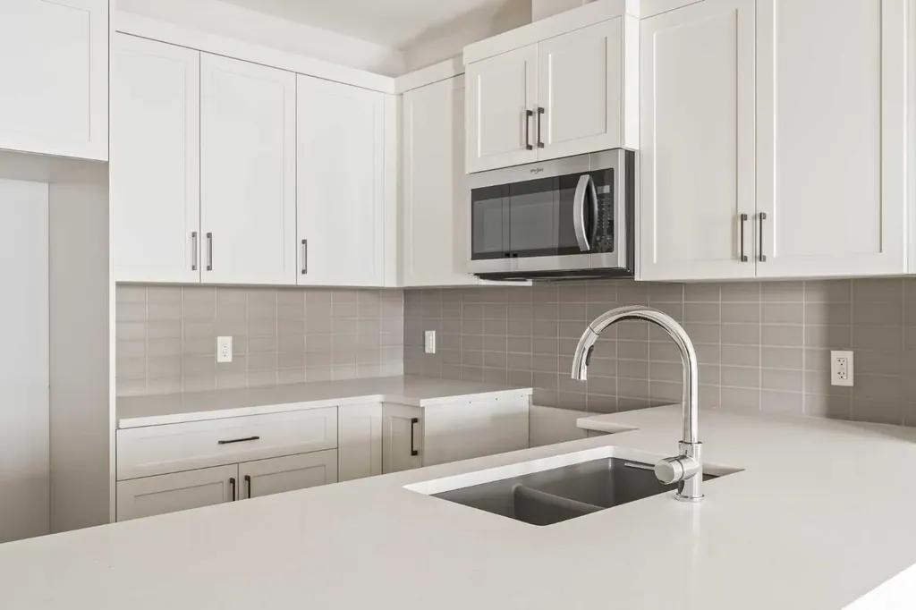 27 Setonvista Grove SE Calgary AB T3M 3L8