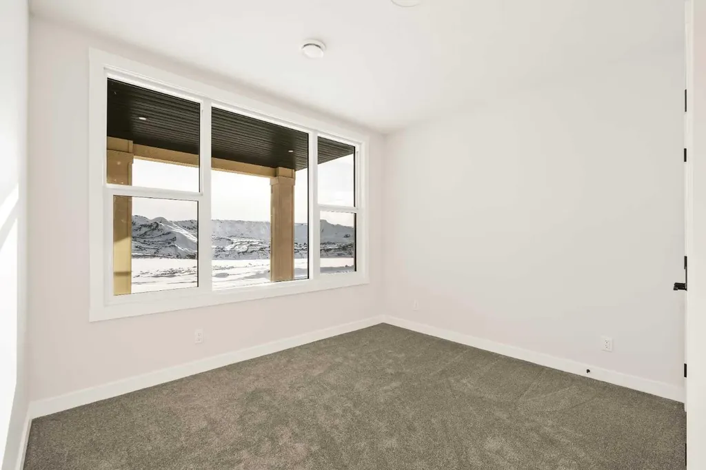 27 Setonvista Grove SE Calgary AB T3M 3L8