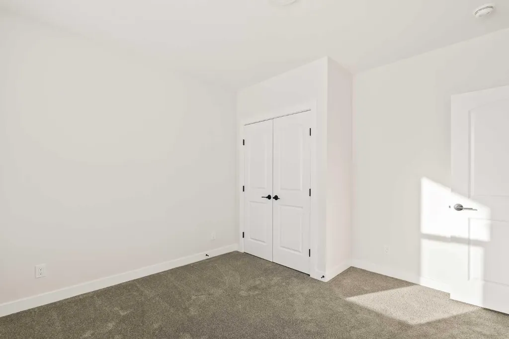 27 Setonvista Grove SE Calgary AB T3M 3L8