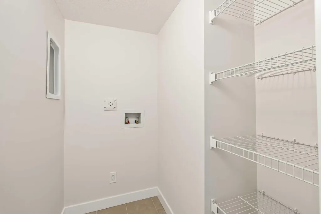 27 Setonvista Grove SE Calgary AB T3M 3L8