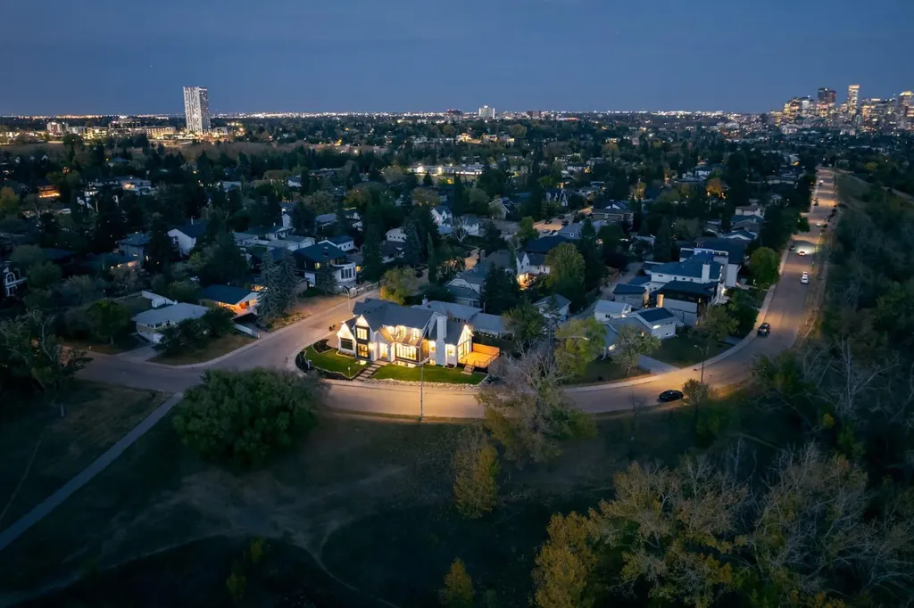 2920 Toronto Crescent NW Calgary AB T2N 3W2