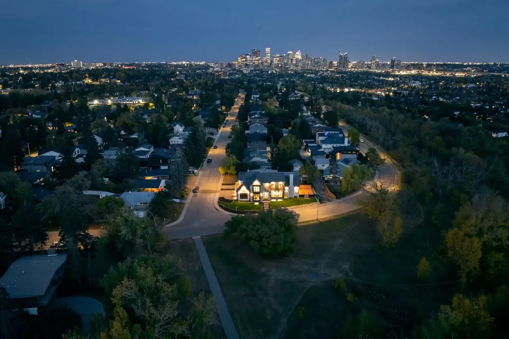 2920 Toronto Crescent NW Calgary AB T2N 3W2