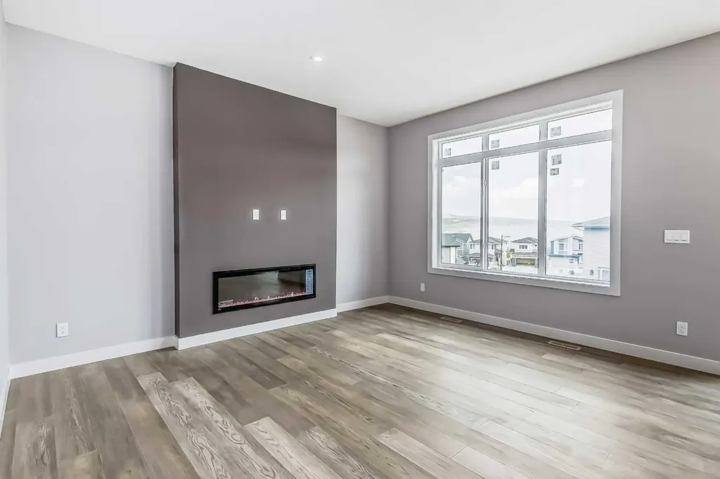 4 Topaz Place Cochrane AB T4C 3K2