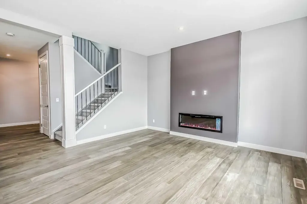 4 Topaz Place Cochrane AB T4C 3K2